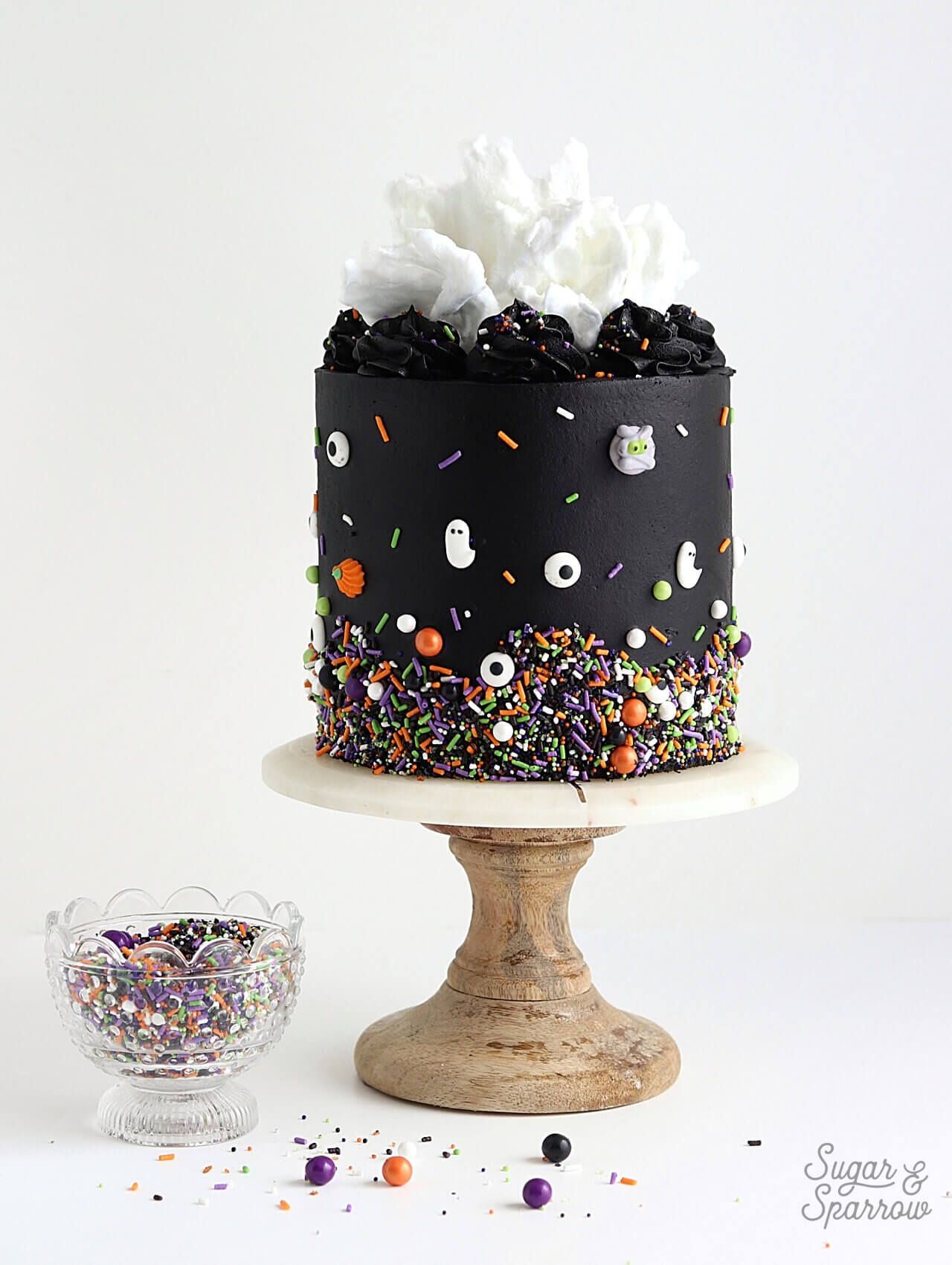 Aggregate 162+ black halloween cake - kidsdream.edu.vn