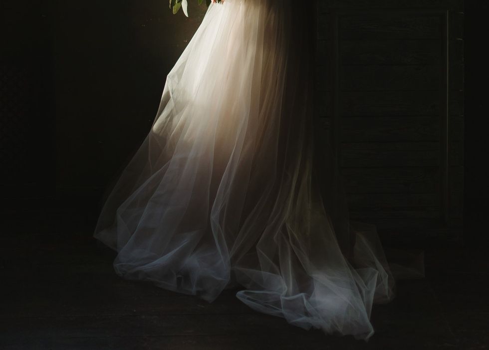 White, Veil, Bridal accessory, Bridal veil, Dress, Wedding dress, Gown, Photography, Long hair, Bride, 