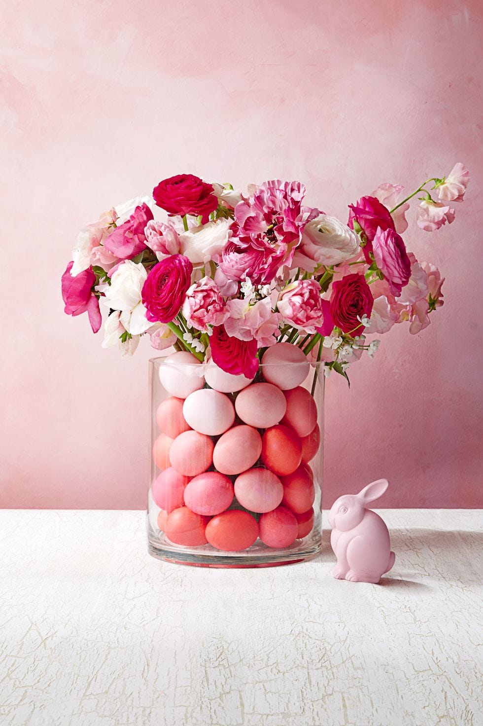 spring centerpieces - flower egg vase
