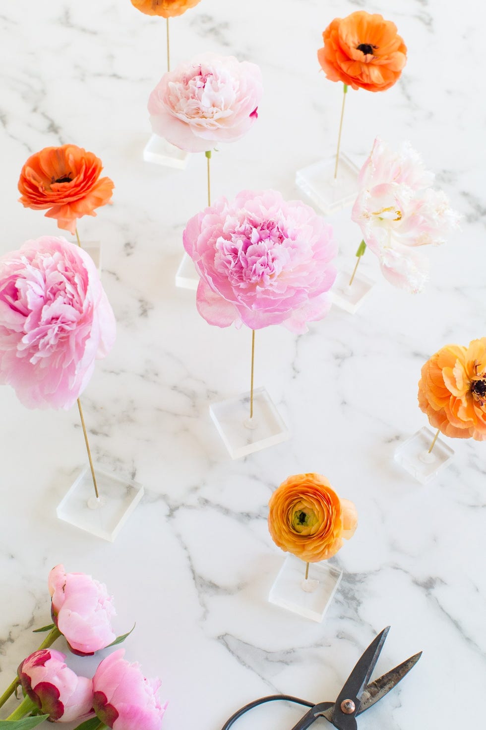 spring centerpieces - floating flower display