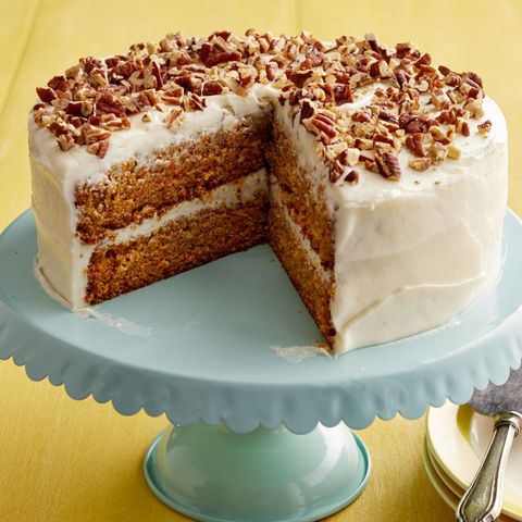 sigrids carrot cake on blue cake stand