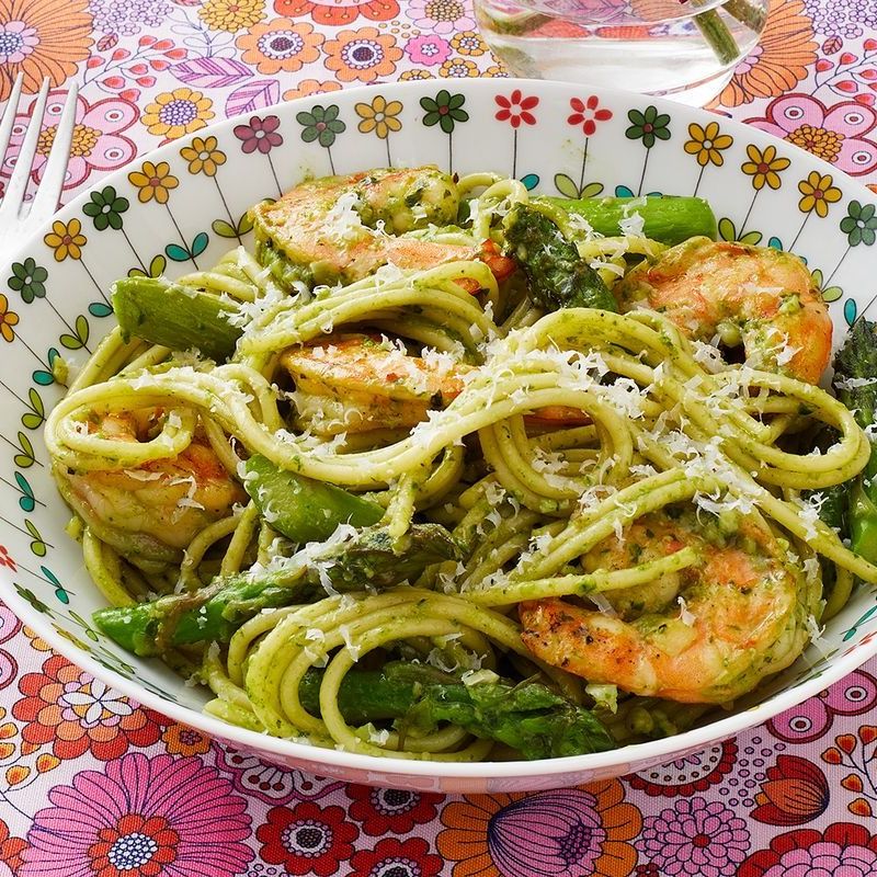 spring dinner ideas shrimp pesto pasta