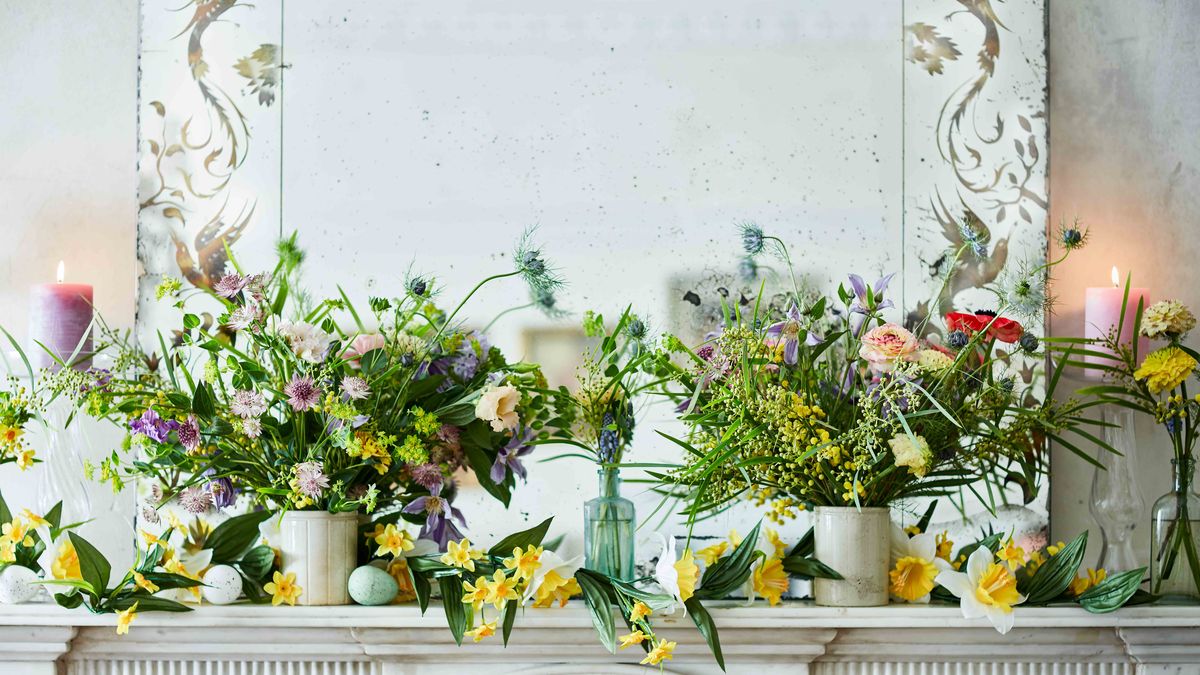 preview for Plantas de interior con flores para decorar tu casa y crear rincones coloridos