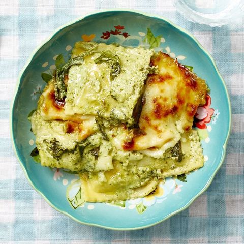 spring pasta recipes baked spinach ravioli with pesto cream sauce