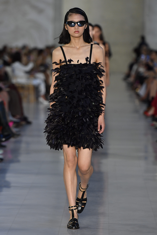 spring summer 2022 fashion trends feathers