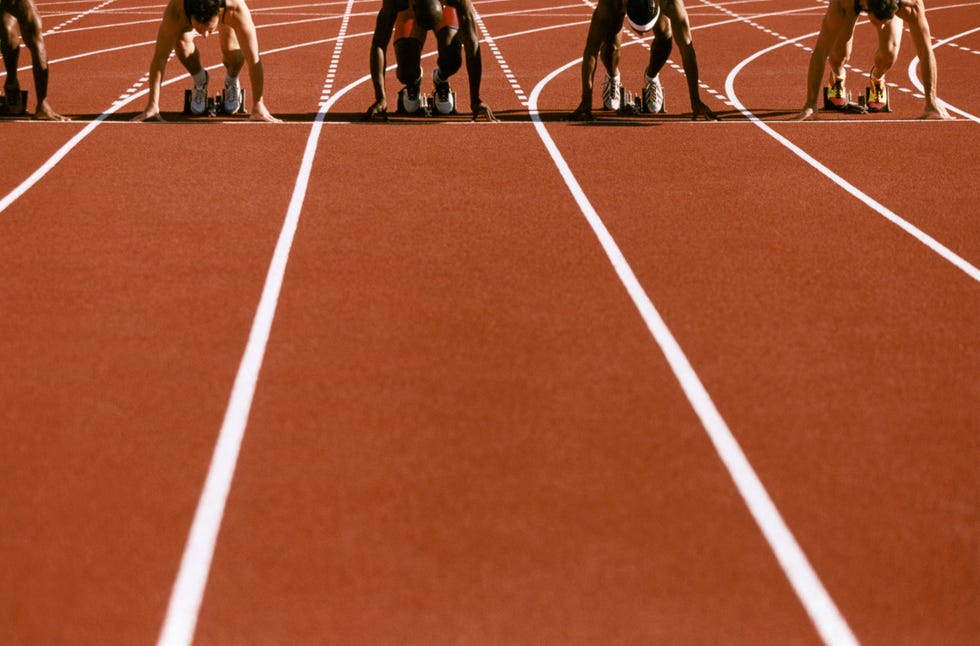 sprinters a la salida de la competición