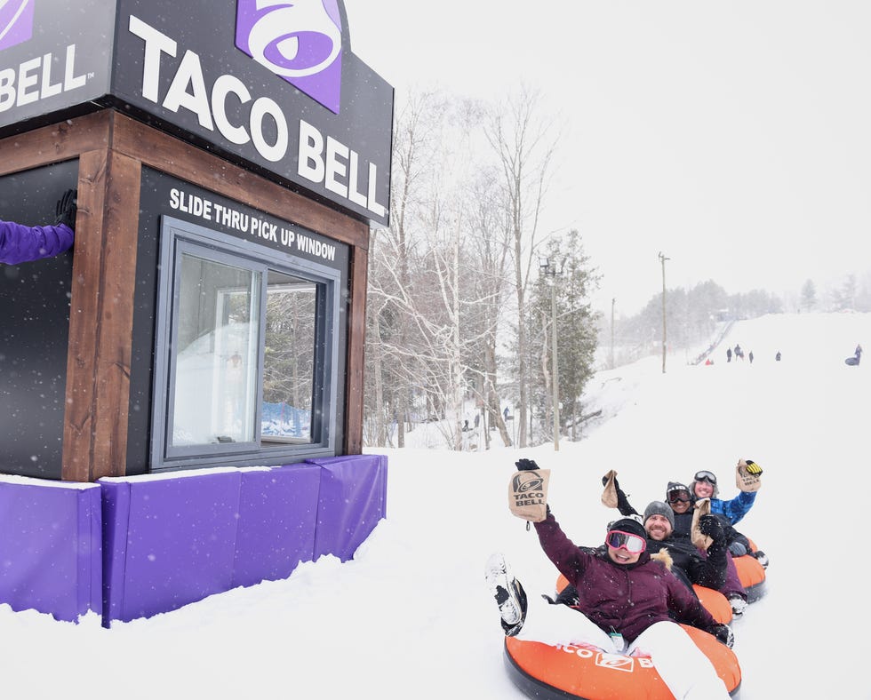 Winter, Purple, Freezing, Snow, Violet, Lavender, Slope, Signage, Playing in the snow, Tubing, 