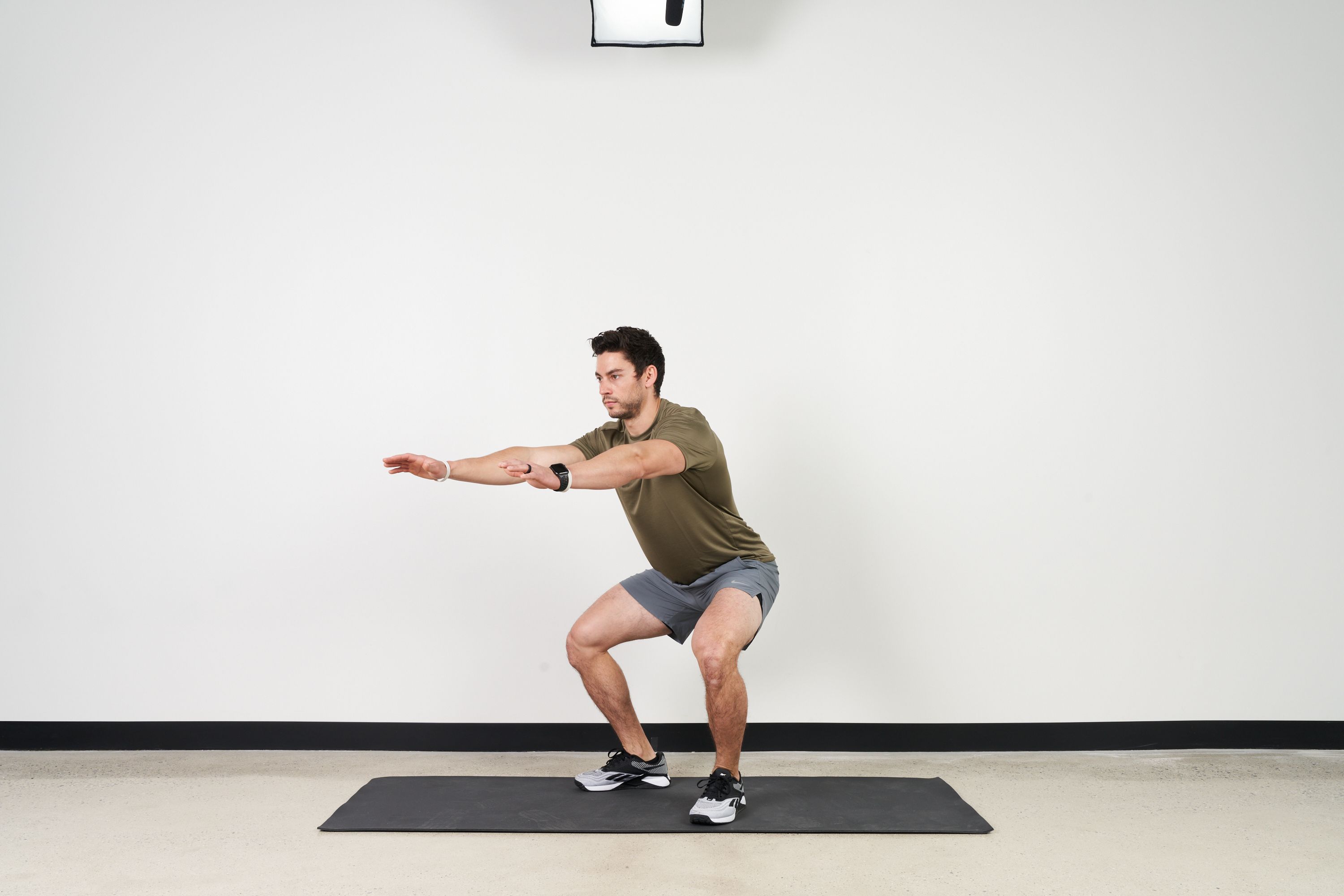 The 30-Day Squat Challenge to Build Strength In Your Butt and Legs