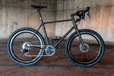 bicycle tire, tire, bicycle wheel, bicycle frame, bicycle wheel rim, wheel, bicycle fork, bicycle part, bicycle, spoke,