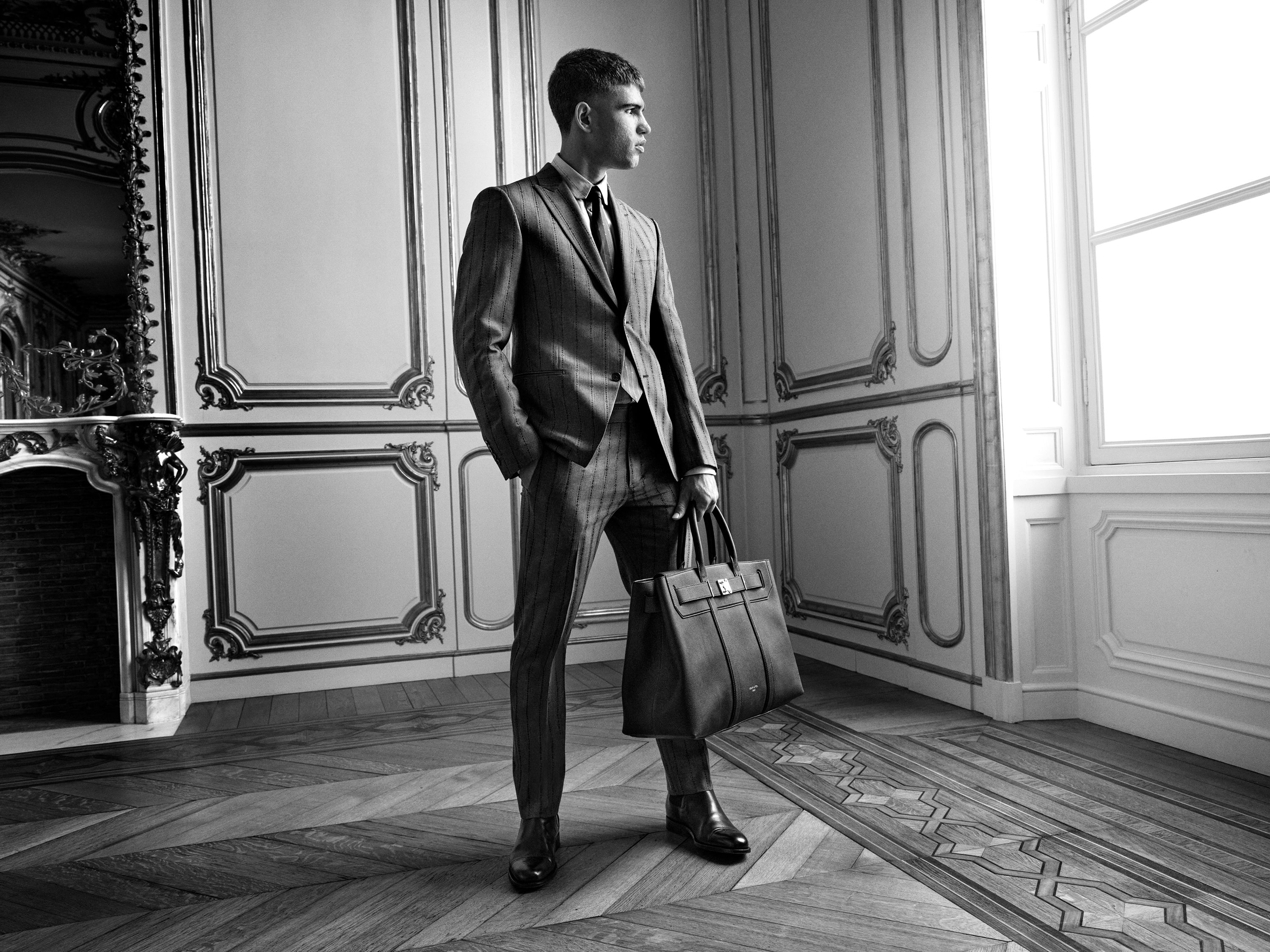 Carlos Alcaraz y su primera campaña para Louis Vuitton: fotos y vídeo