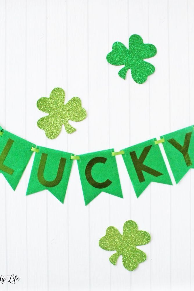 St. Patrick's Day High Chair Banner/girl Lucky 
