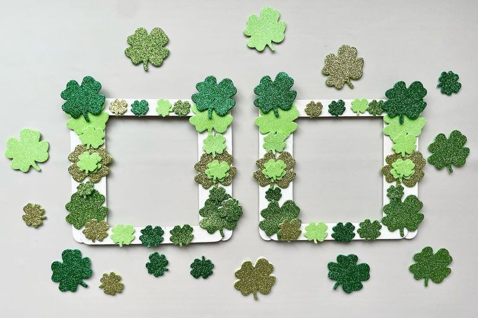 white square photo frames decorated with glittery shamrocks, an easy st patrick's day kids' craft
