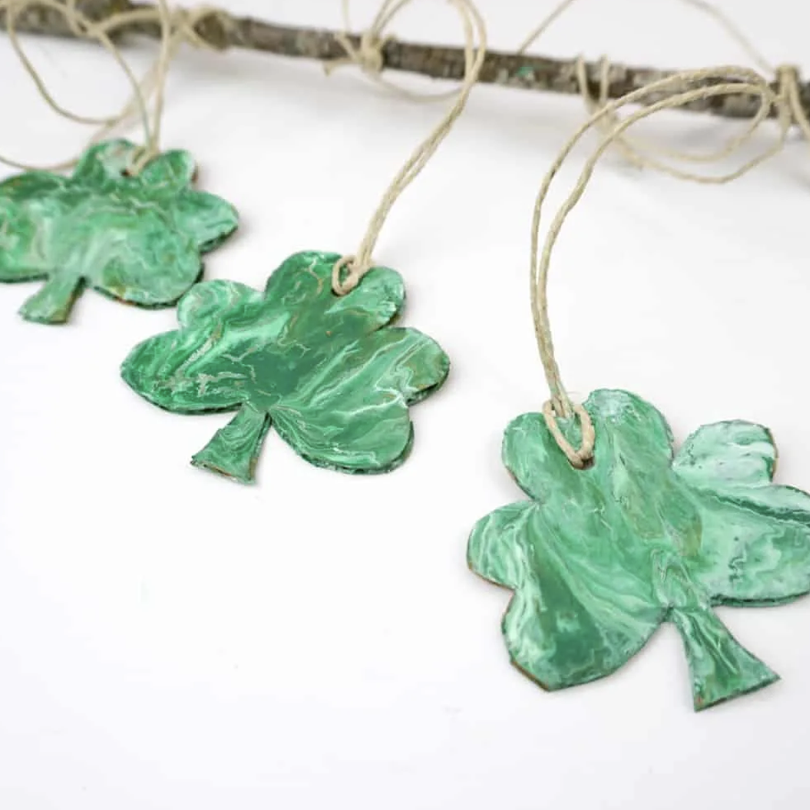  SUNNYCLUE 1 Box DIY 10 Pairs St Patrick's Day Earring Making  Kit Green Theme Earrings Four-Leaf C Shamrock Peandant Charms Crystal Beads  for Earring Jewelry Making Supplies