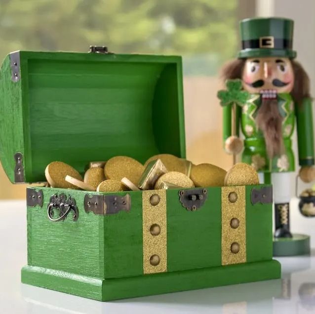 St. Patrick's Day Decoration Chest