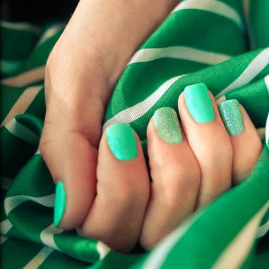 minty green nail art manicure