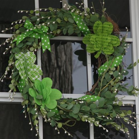 St Patrick's Day Wreaths - Fabric and Leaves Wreath