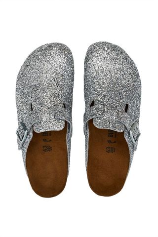 Footwear, Slipper, Shoe, Flip-flops, Beige, Brown, Sandal, Silver, Leather, Glitter, 
