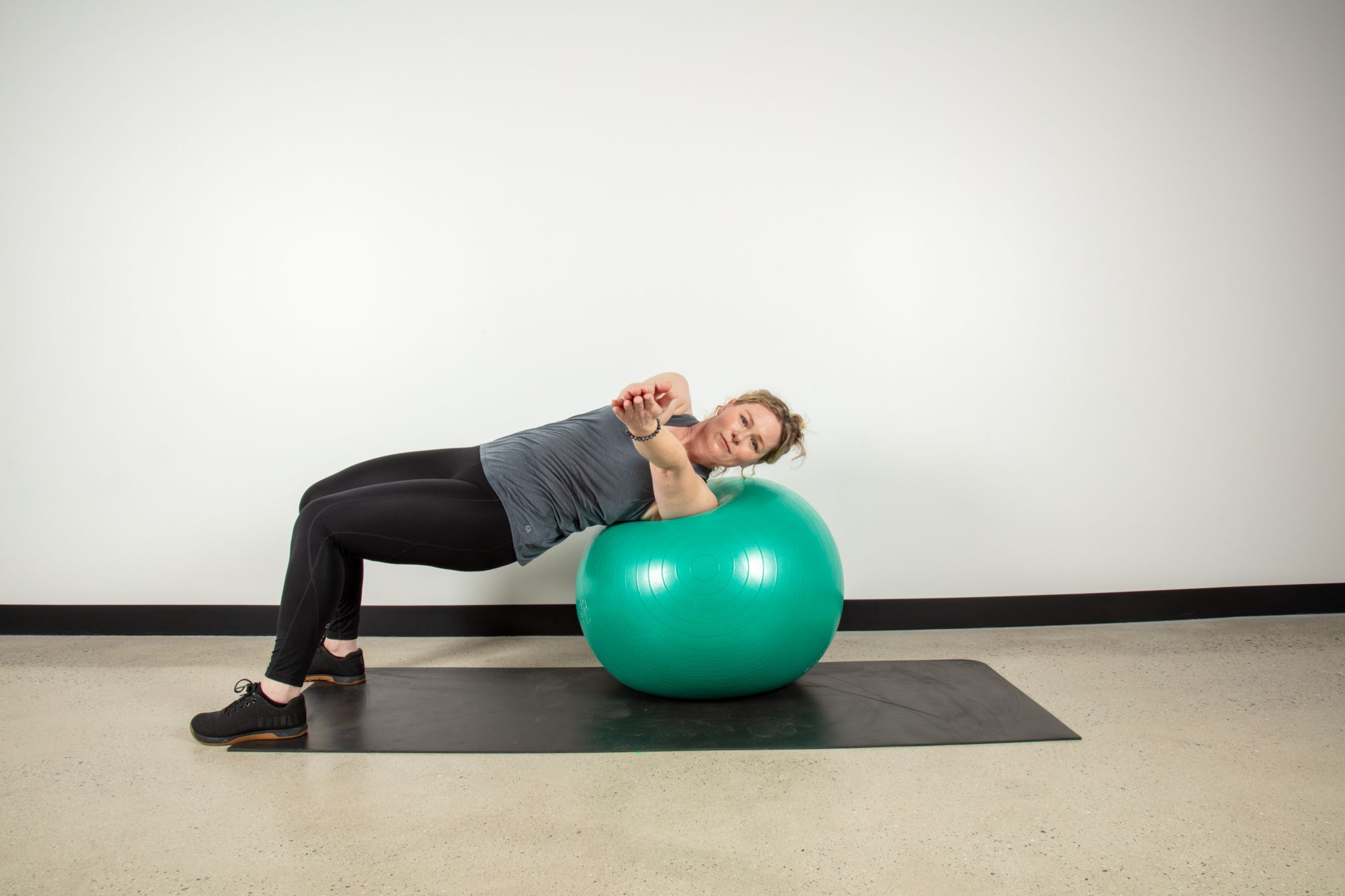 stability ball crunches with weight        <h3 class=