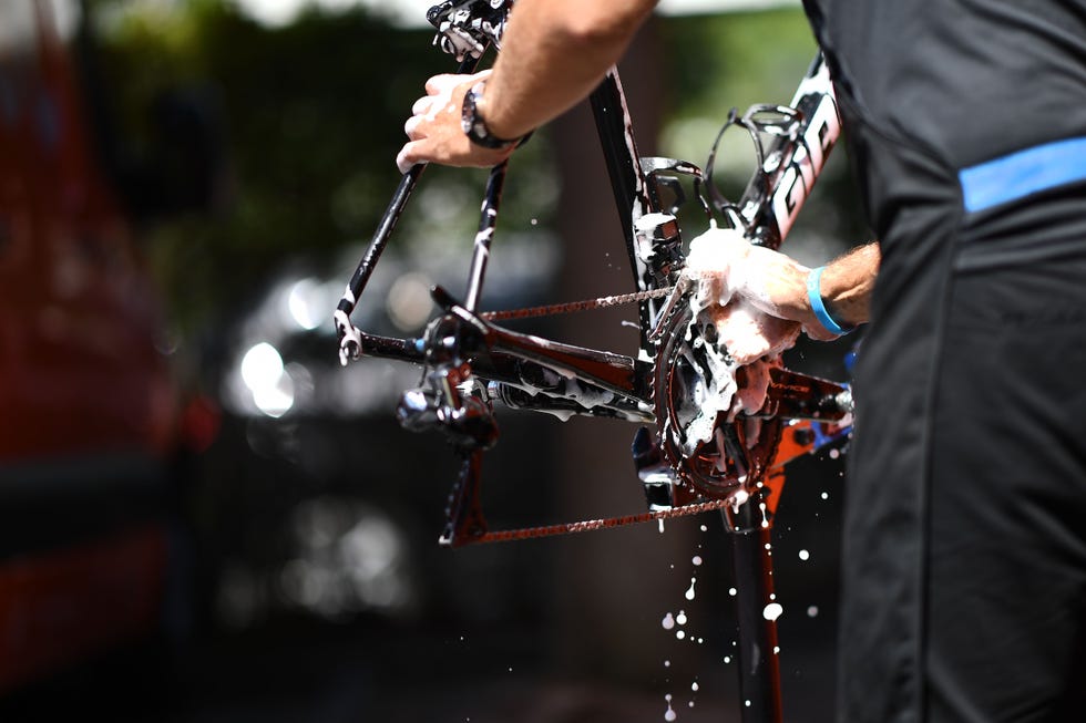 Cleaning a hot sale bicycle