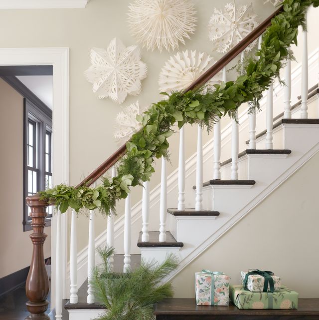 30 Chic Staircase Christmas Decorations - DIY Holiday Stair Decor
