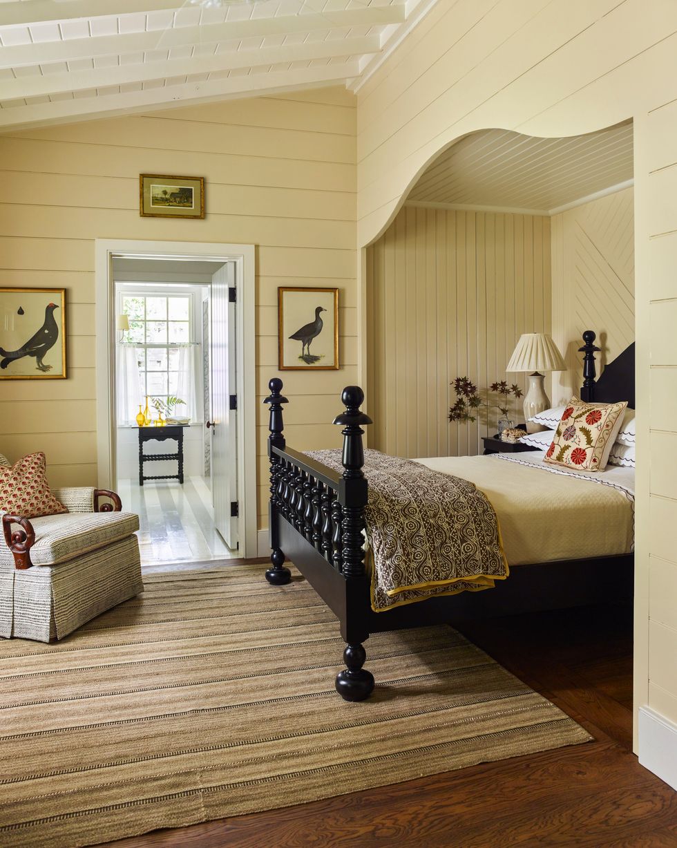 stan dixon low country house guest bedroom