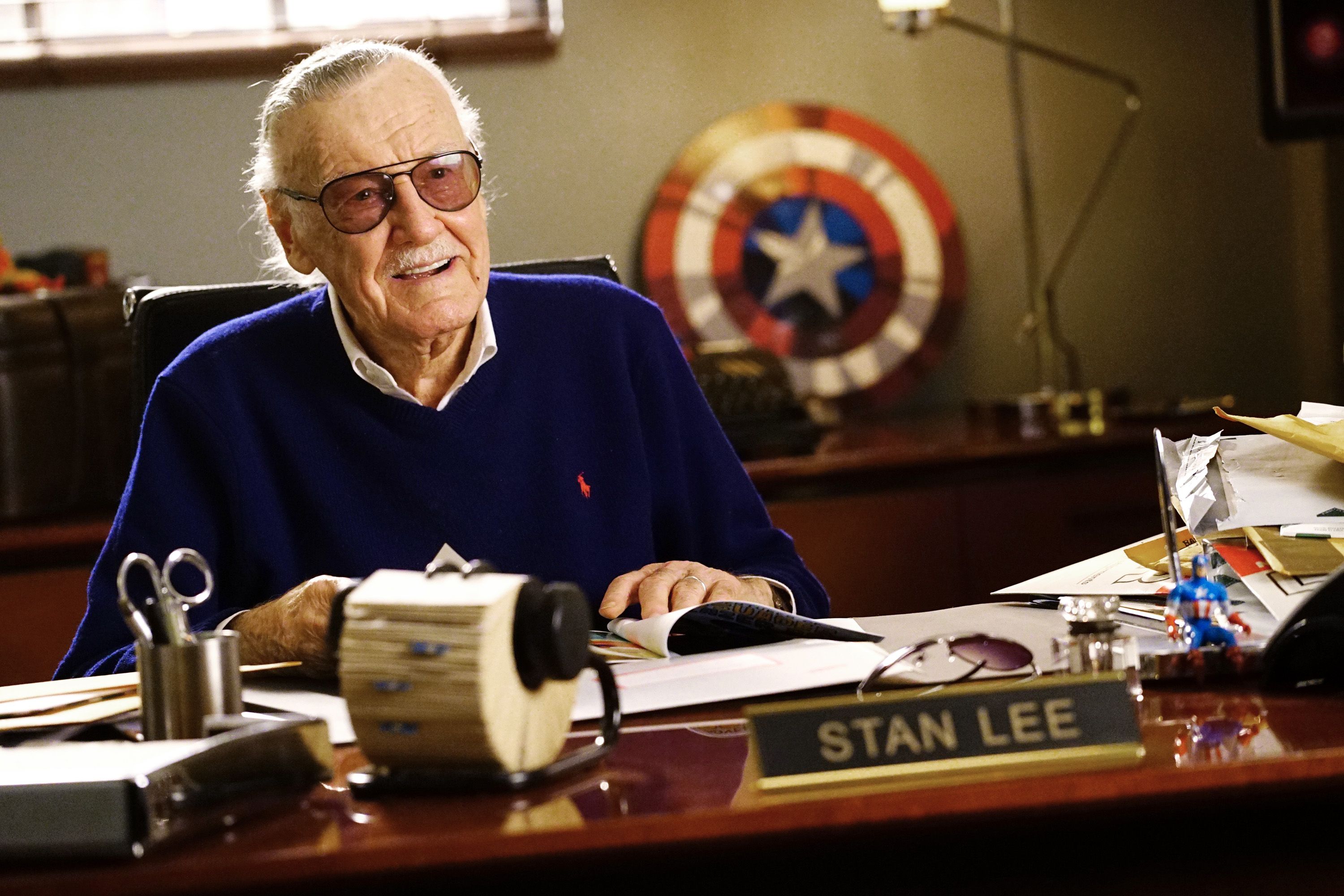 Stan Lee Dead at 95 - Marvel Comic Book Empire Creator Obituary