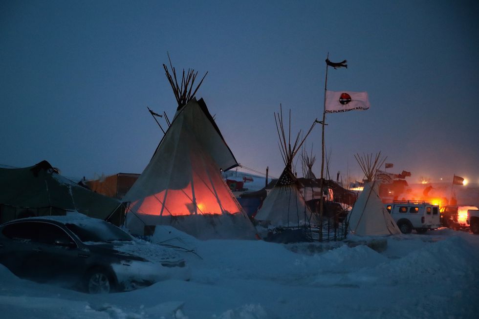 Dakota Pipeline Access Project Protesters Brave Frigid Weather To Continue Encampment