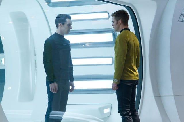 Star Trek En la oscuridad (2013) Benedict Cumberbatch y Chris Pine