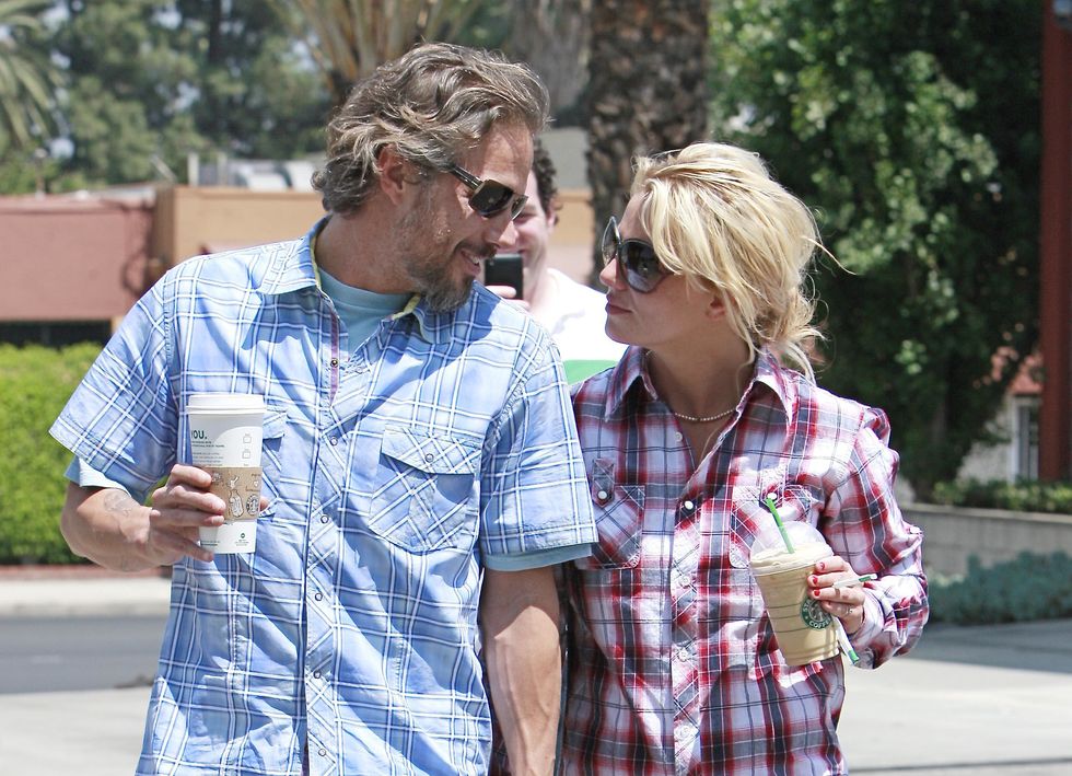 BRITNEY SPEARS AND JASON TRAWICK ROMANTIC STROLL FOR THE PAPARAZZI