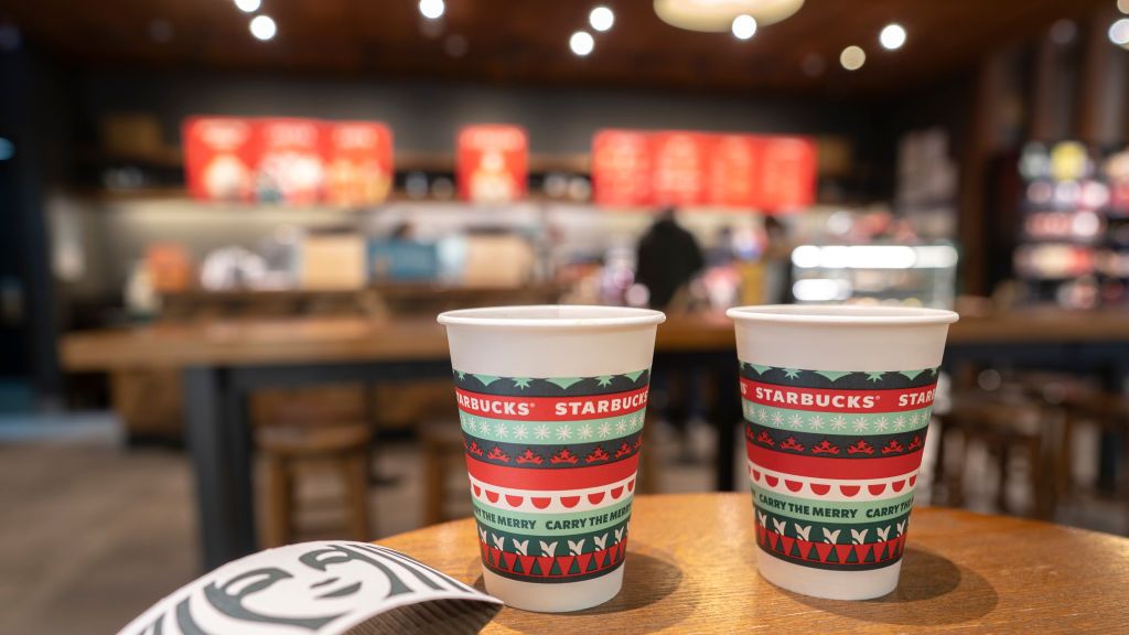 Is Starbucks open Christmas Day? Store hours 