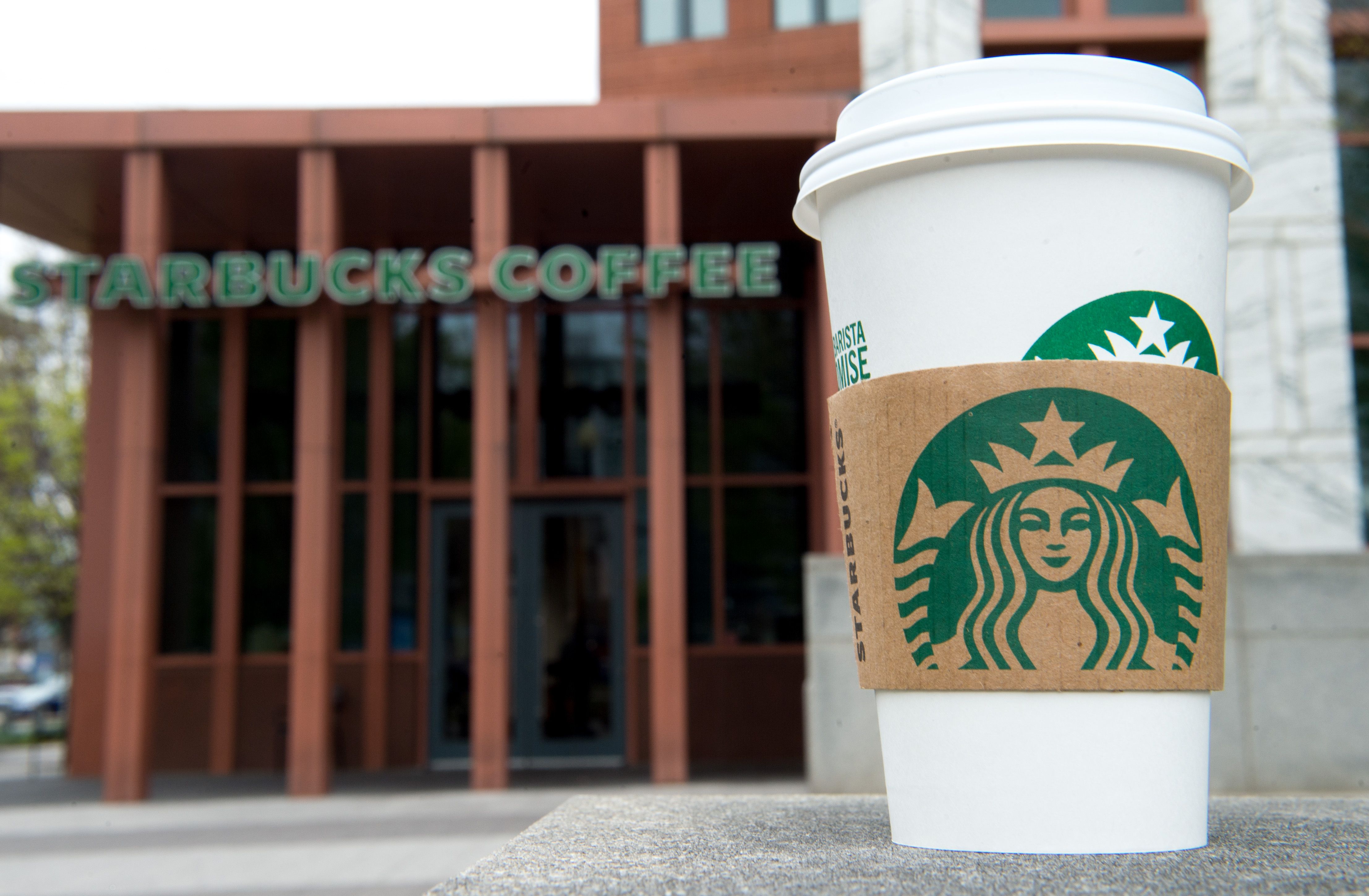 Starbucks Cup Sizes: Tall, Venti, Grande, Trenta Drink Sizes Explained -  Thrillist