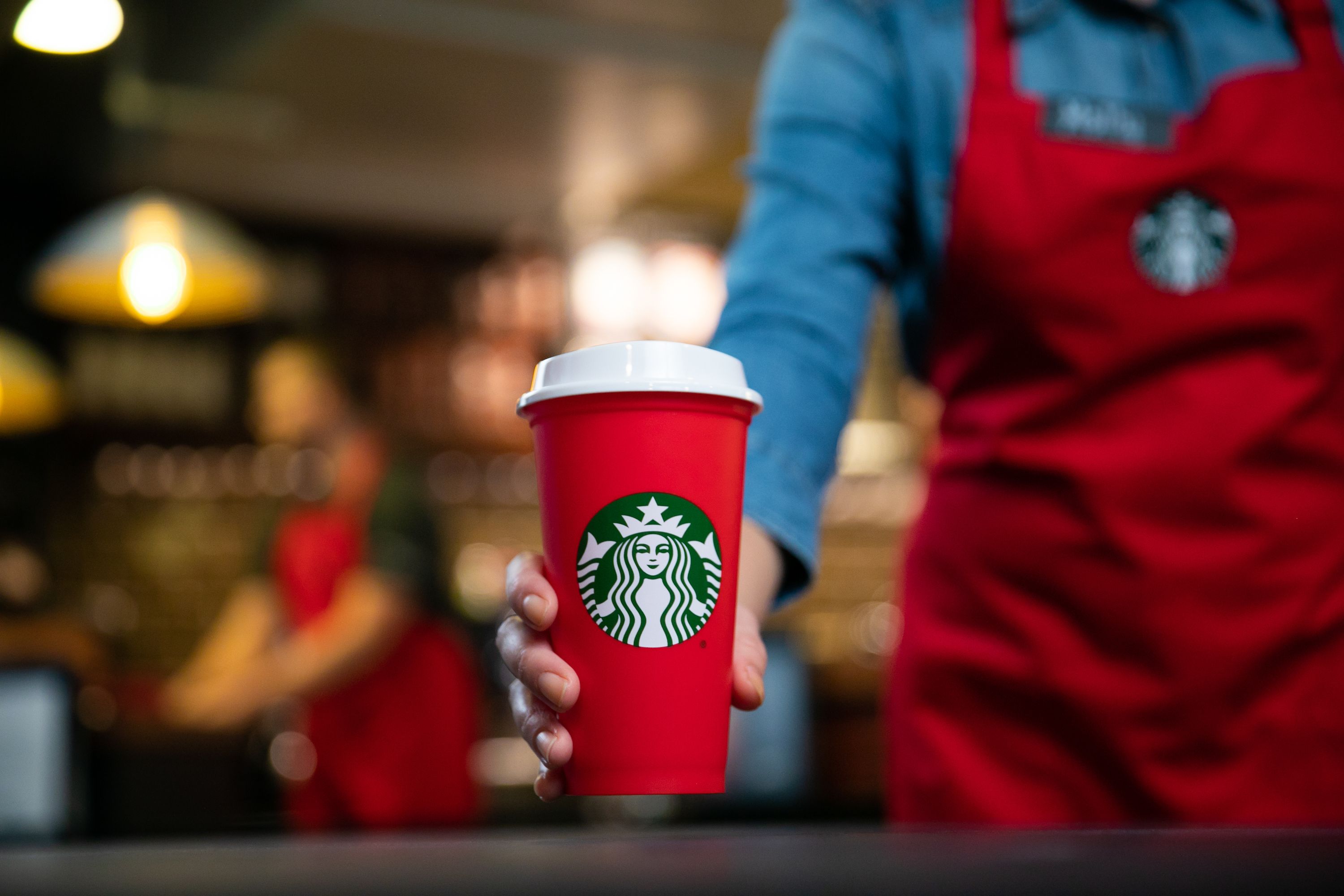 Our gift to you: Starbucks offers free collectible holiday cups on