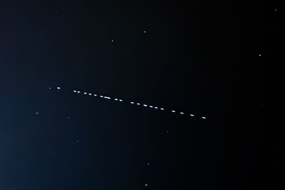 starlink satellites passage