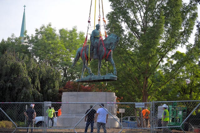 Charlottesville, Virginia Removes Confederate Statues Years After White