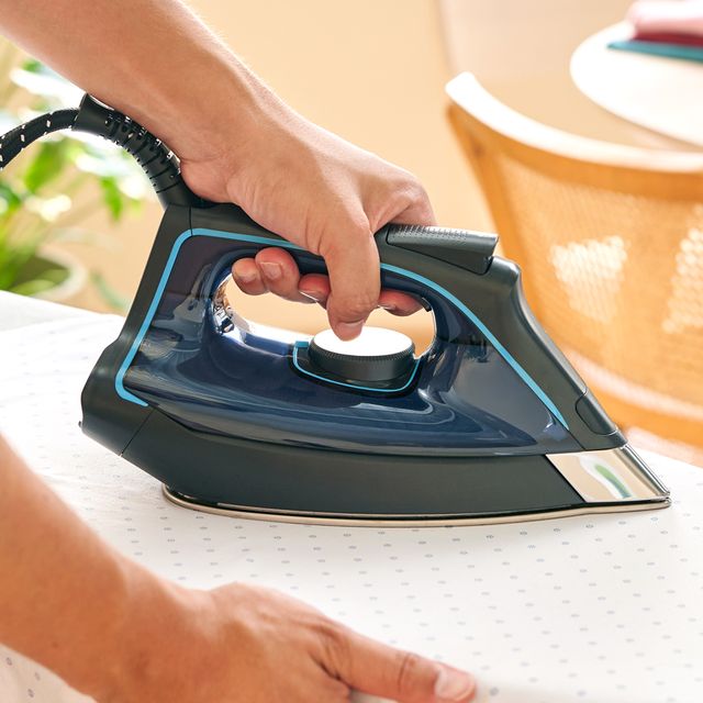Black & Decker Vertical Steaming Irons & Ironing Boards