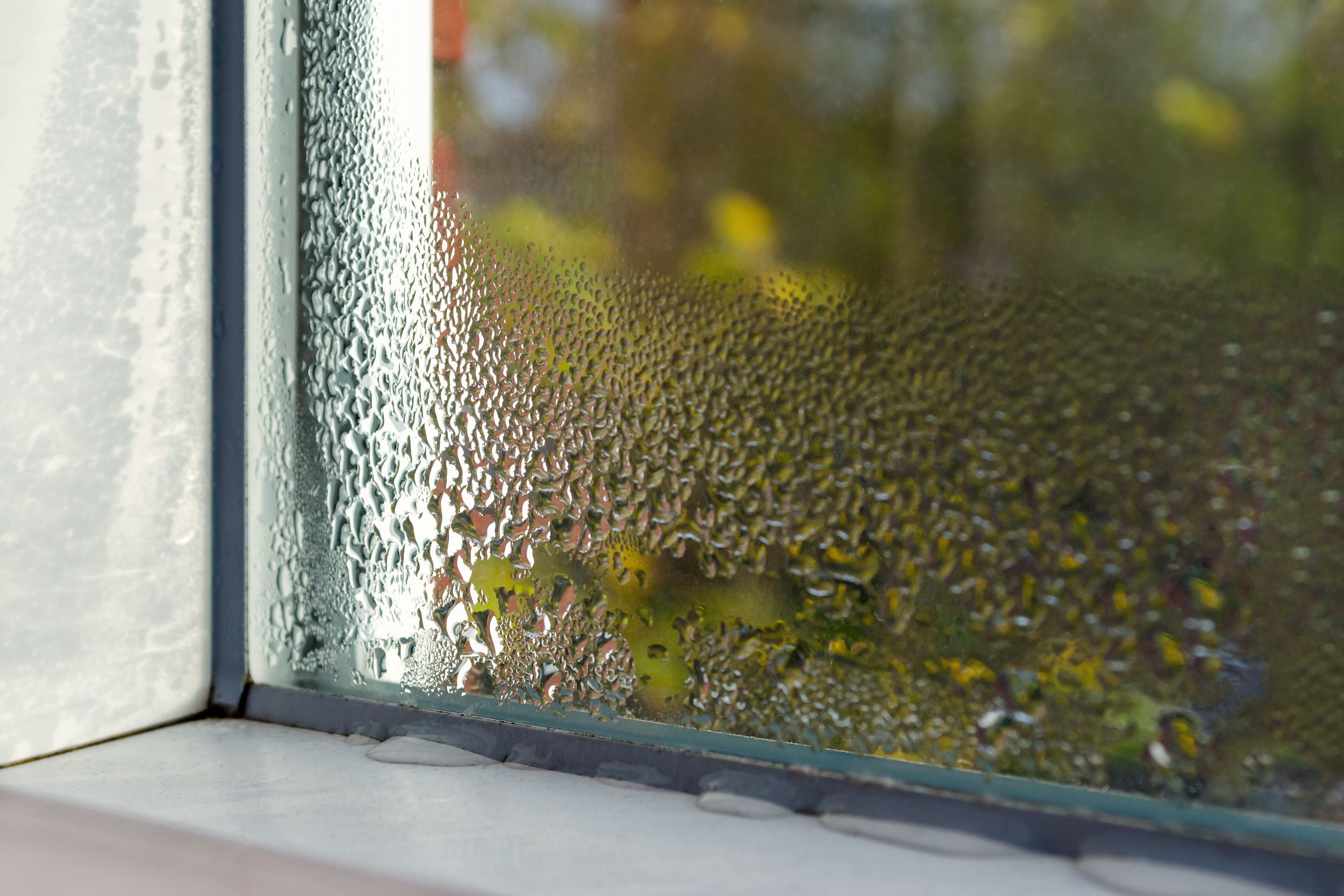 Evitar condensación y pérdidas de temperatura en ventanas y puertas. DYD 