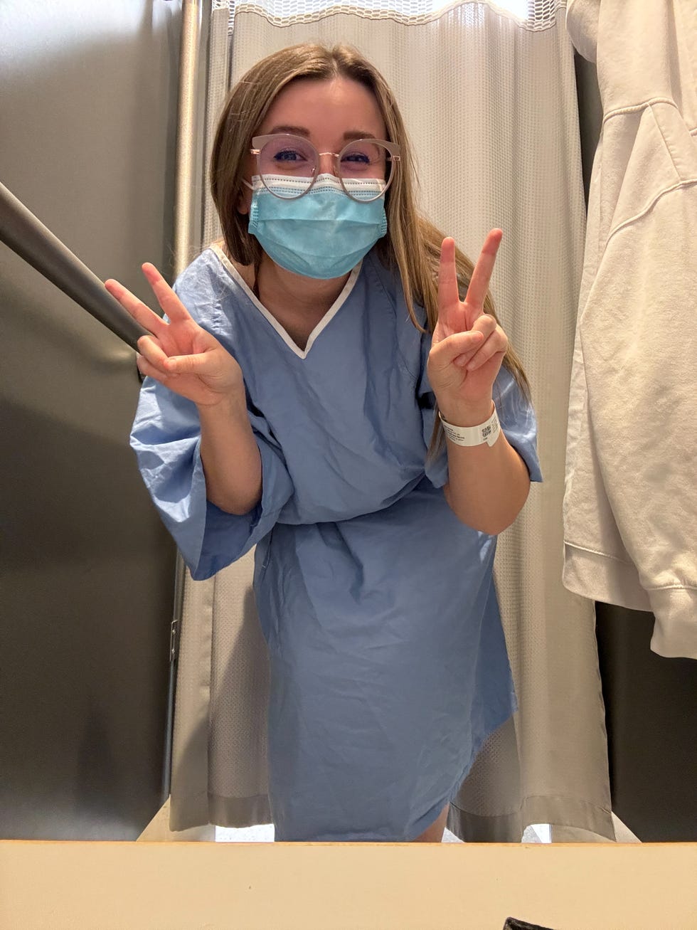 hier deelt steff dipardo haar verhaal met 'women's health' over de diagnose van ankyloserende spondylitis en fibromyalgie