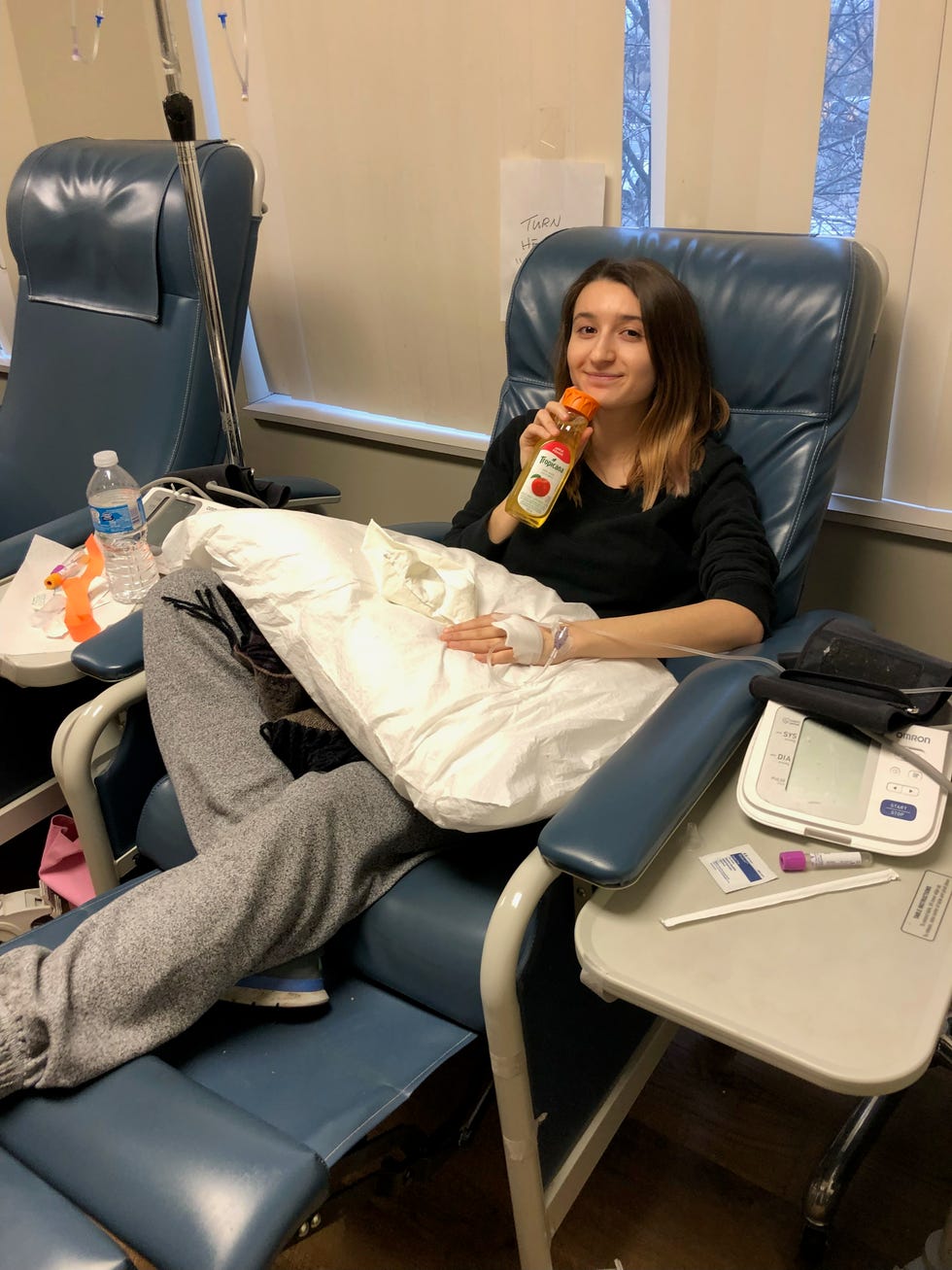 hier deelt steff dipardo haar verhaal met 'women's health' over de diagnose van ankyloserende spondylitis en fibromyalgie