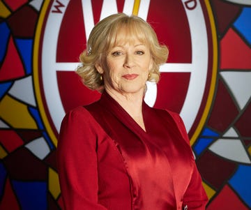 lindsey coulson as dame stella drake, waterloo road