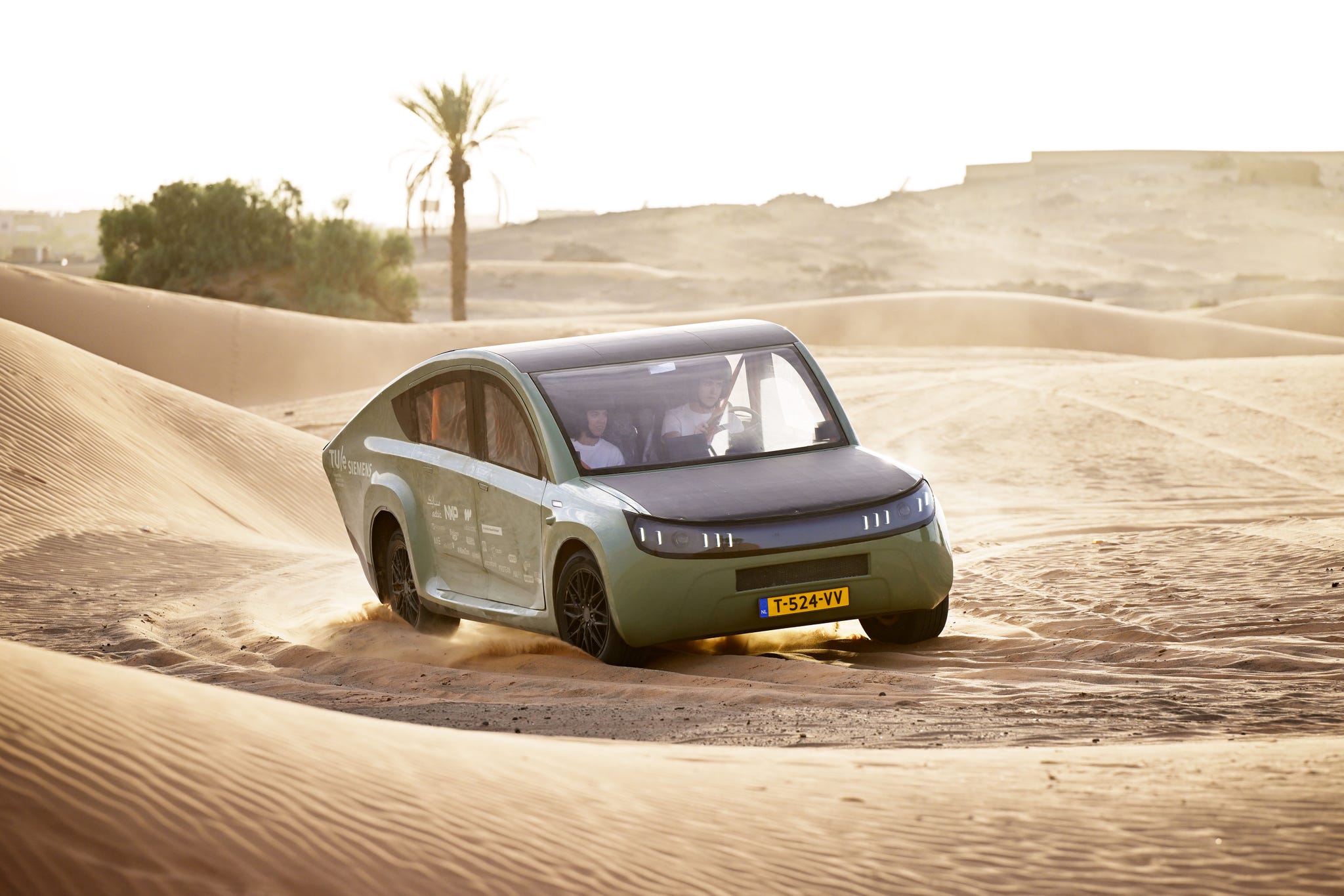 Solar-Powered Off-Road Camper Built by Dutch Students