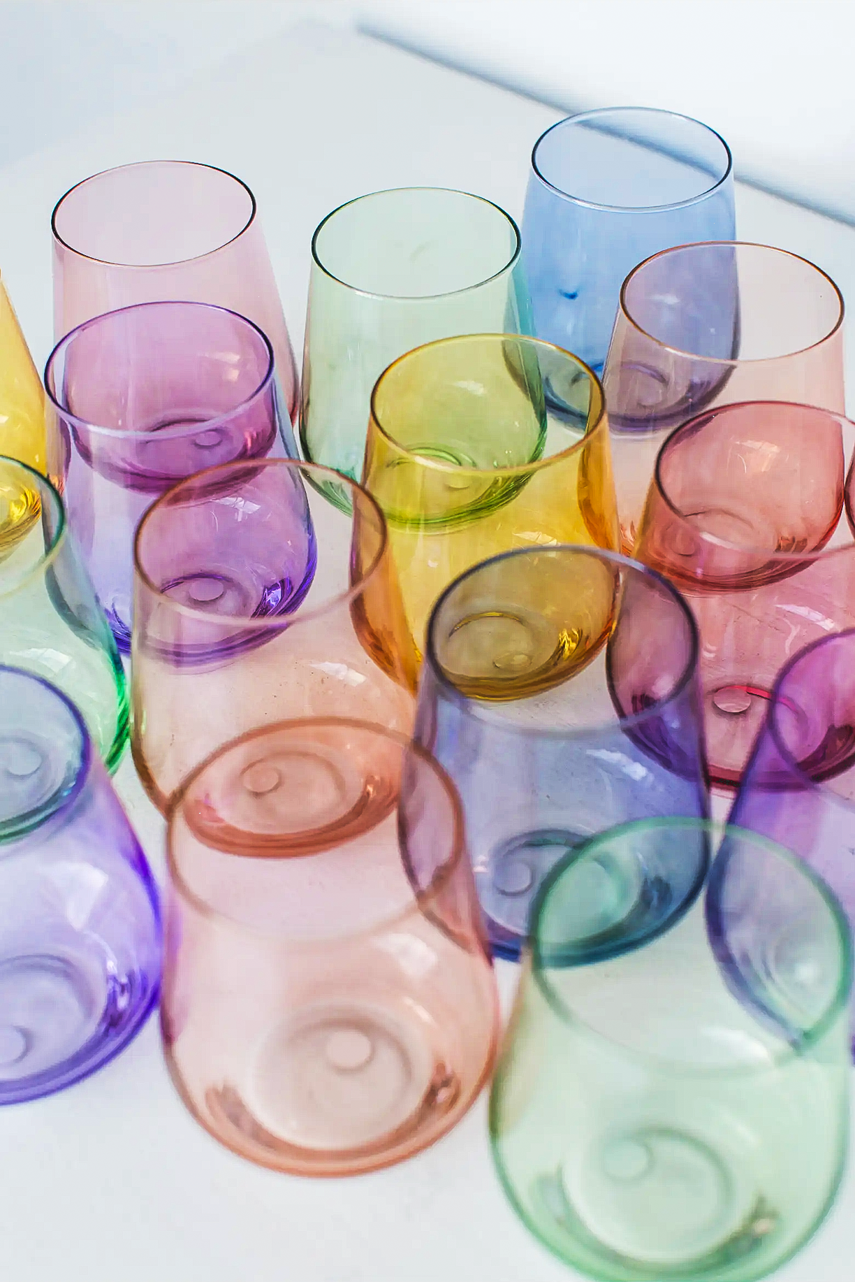 https://hips.hearstapps.com/hmg-prod/images/stemless-glasses-1674685012.png