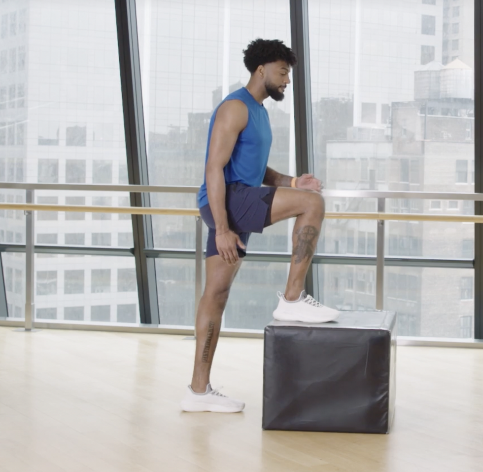 「ステップアップ」やり方｜膝の伸展機能を強化するトレーニング