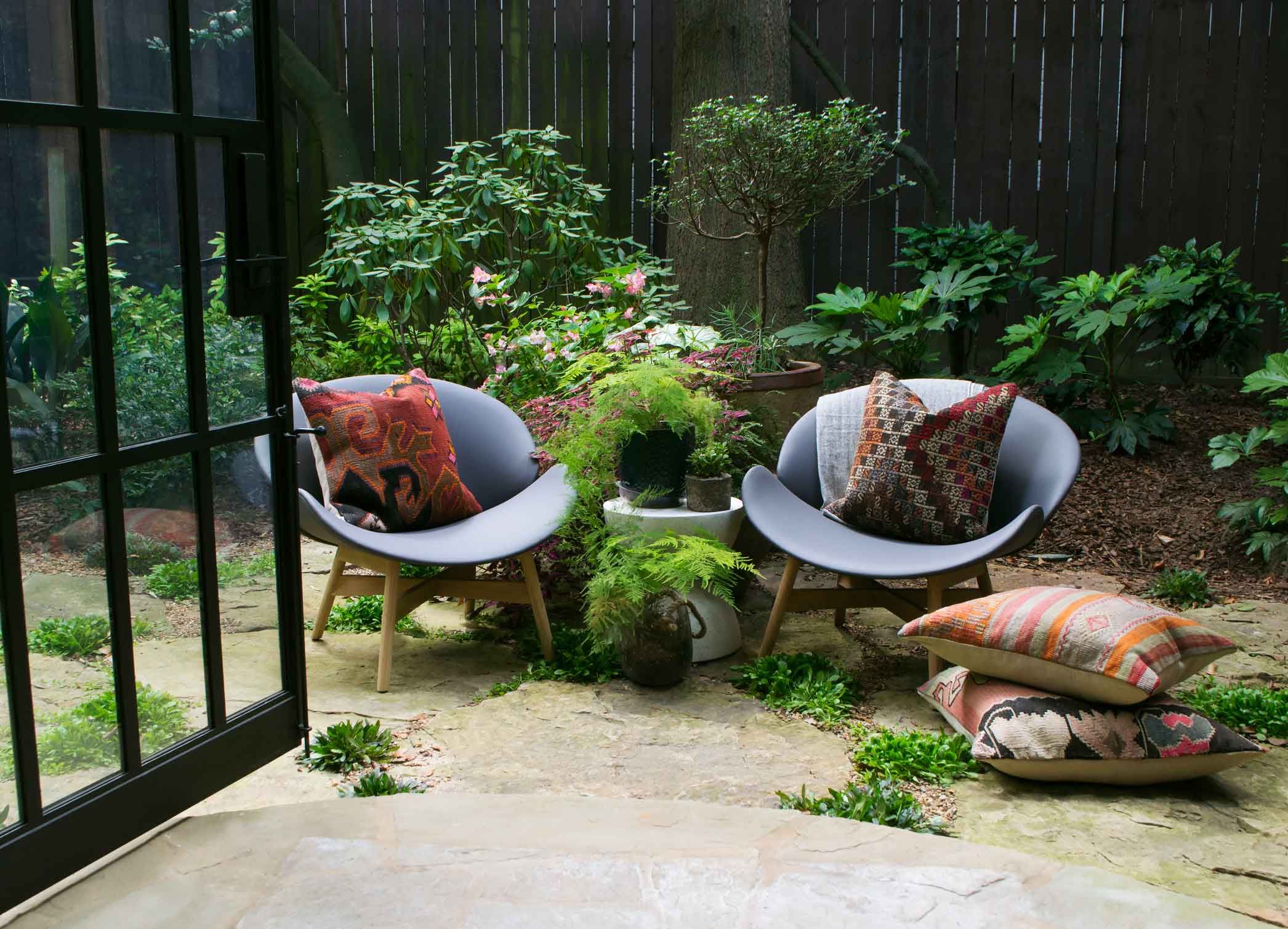 Seating for small gardens hot sale