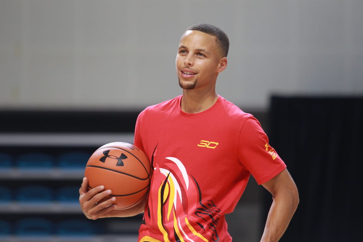 NBA star Steph Curry hosts all-girls basketball camp 