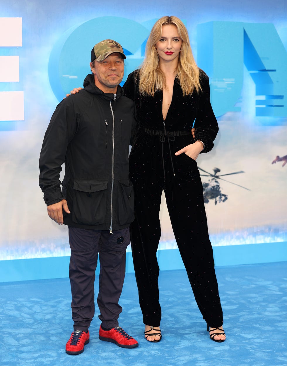 jodie comer and stephen graham in help