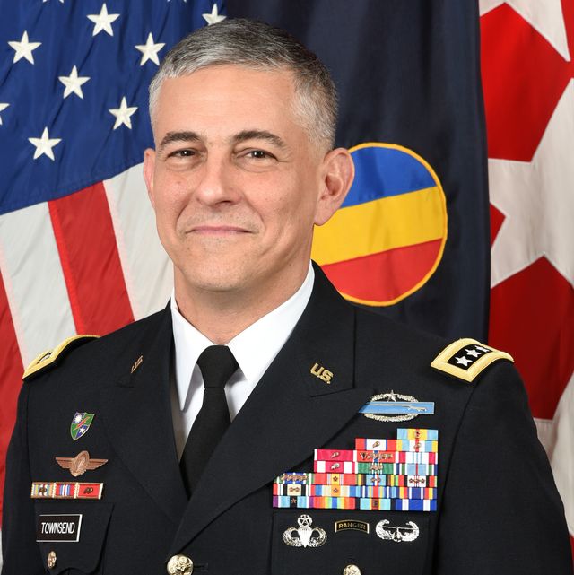 Online Scammers Can't Stop Impersonating This Four-Star Army General