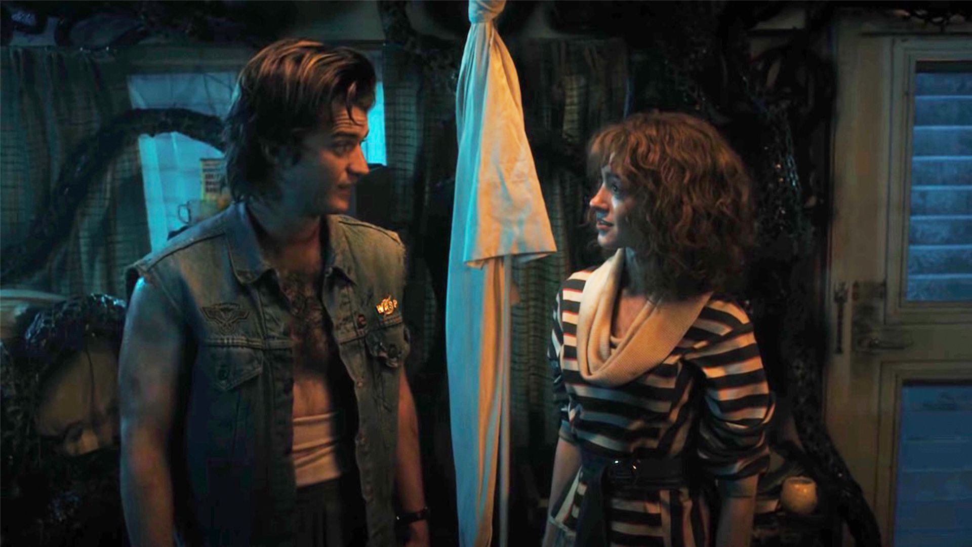 Stranger Things' Costume Designer On Nailing Authentic '80s Style