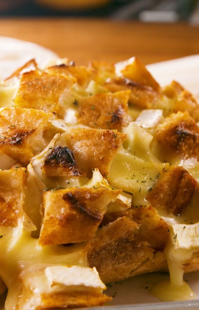 Pumpkin Butter Brie Pull-Apart Bread