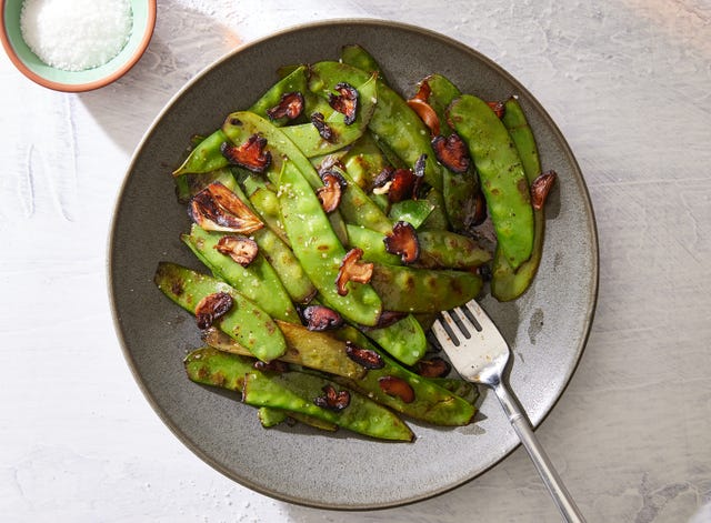 stir fried snow peas and shitake mushrooms