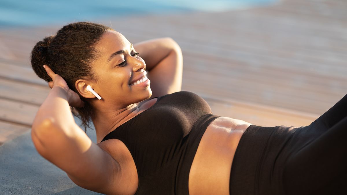 4 Exercises For A Flatter Stomach Personal Trainers Say You Should Do Every  Day - SHEfinds